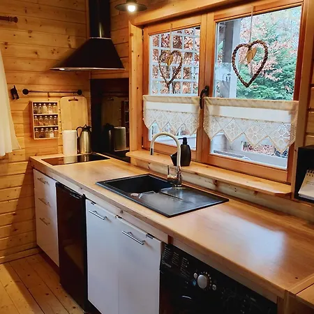 Dom Pod Lasem Kolo Pobierowa Сasa de vacaciones *