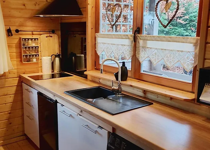 Dom Pod Lasem Kolo Pobierowa Сasa de vacaciones *